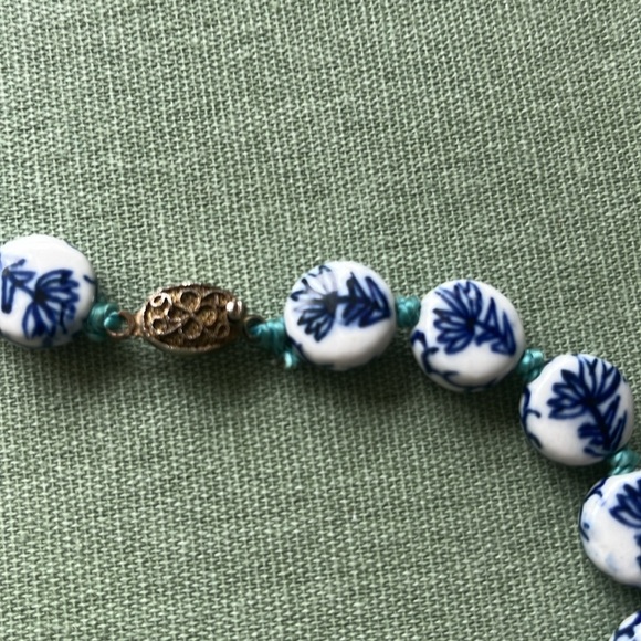 Beaded necklace - Picture 3 of 3